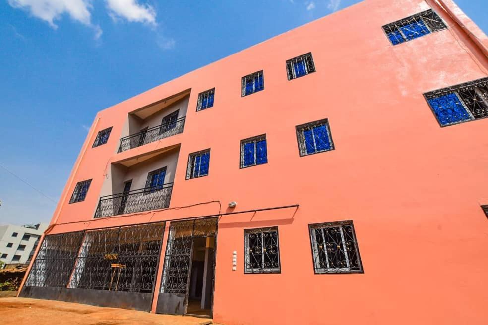 Appartements Neuf De Haut Standing Dm & Ng A Bafoussam 外观 照片