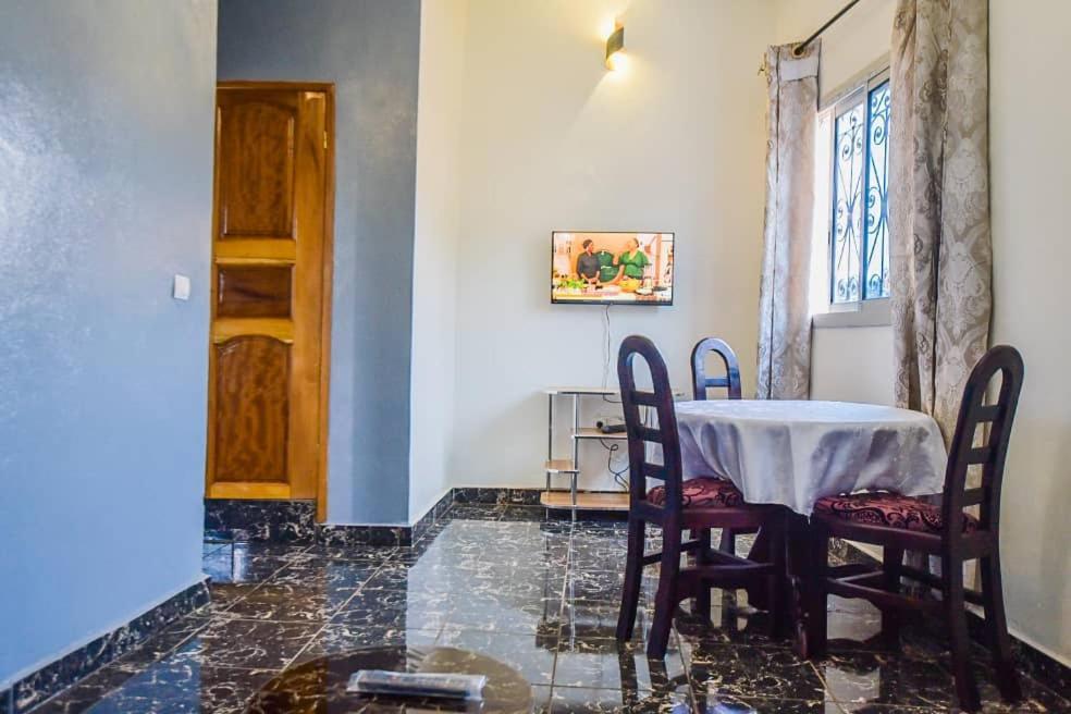 Appartements Neuf De Haut Standing Dm & Ng A Bafoussam 外观 照片