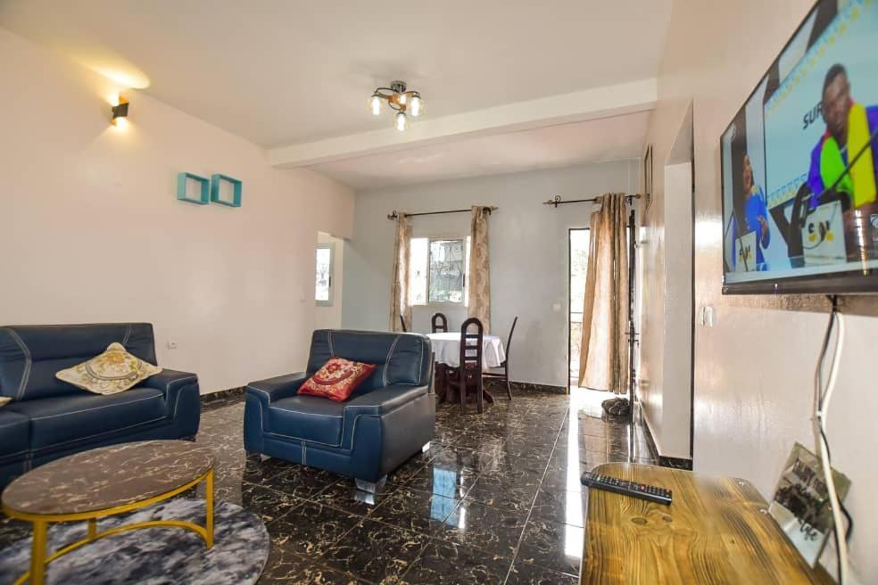 Appartements Neuf De Haut Standing Dm & Ng A Bafoussam 外观 照片