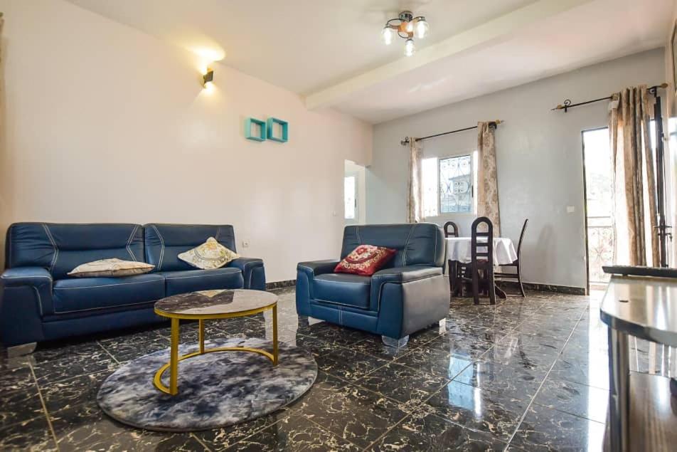 Appartements Neuf De Haut Standing Dm & Ng A Bafoussam 外观 照片